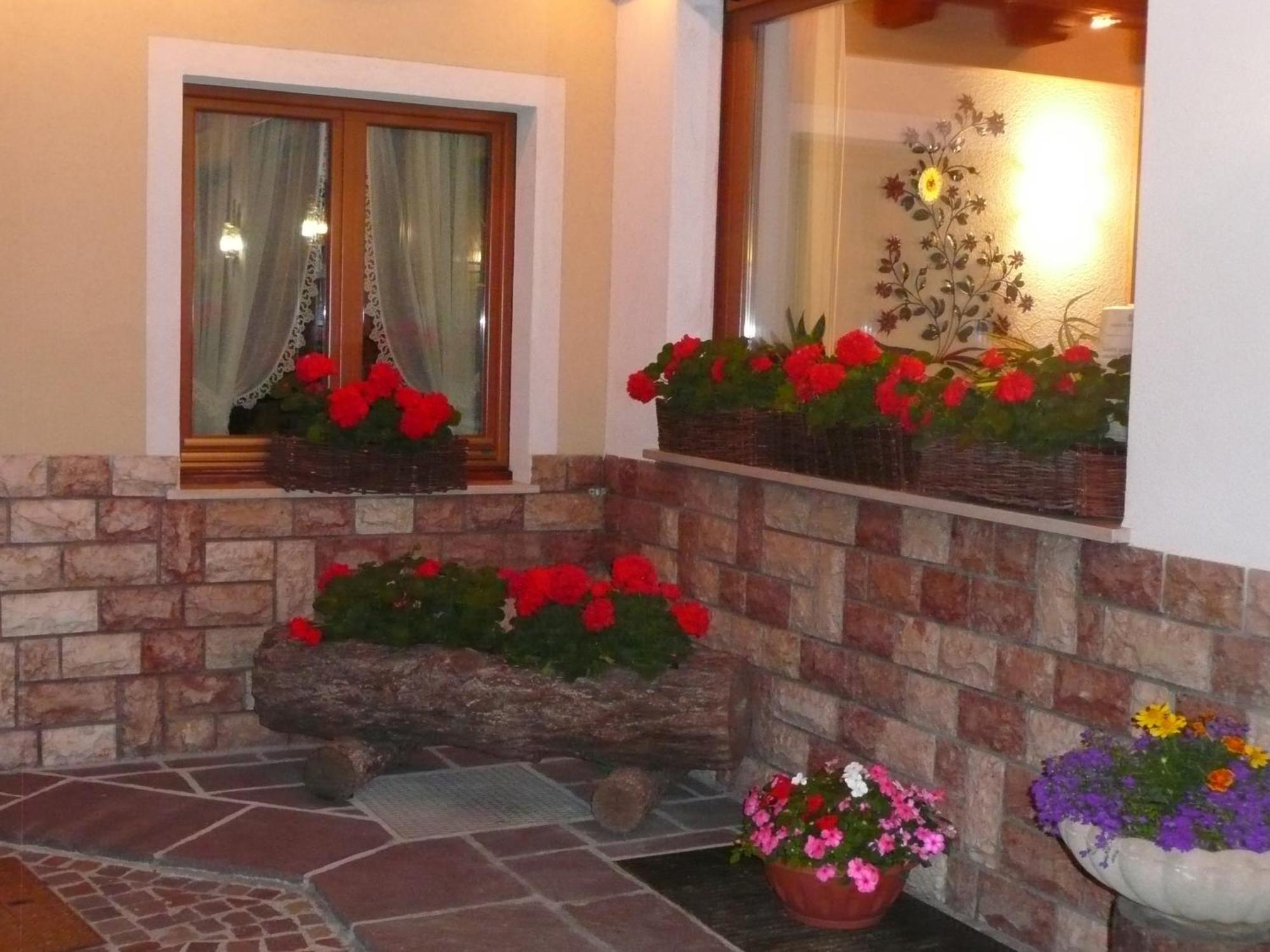 Hotel Garni Ai Serrai Rocca Pietore Exterior foto